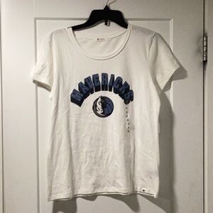 NWT NBA 47 Mavericks Size M‎ T-SHIRT White